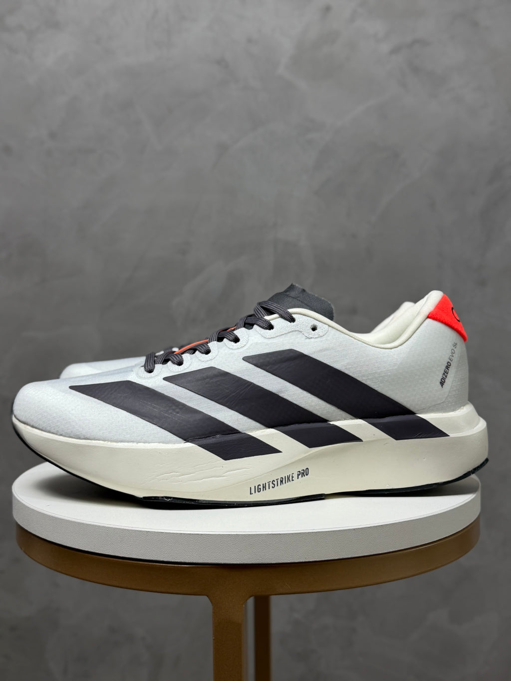 Tênis Adizero Evo - Branco/Preto/Laranja - Edição Especial