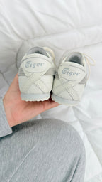 Asi Tiger - Branco e Cinza