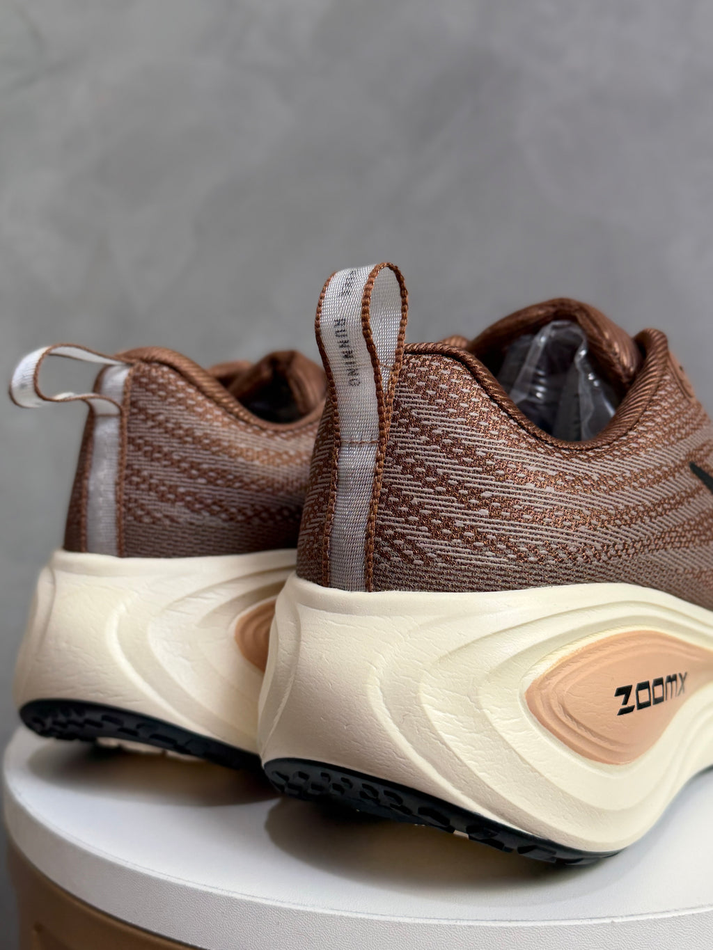 Tênis Nk Zoom x - Marrom