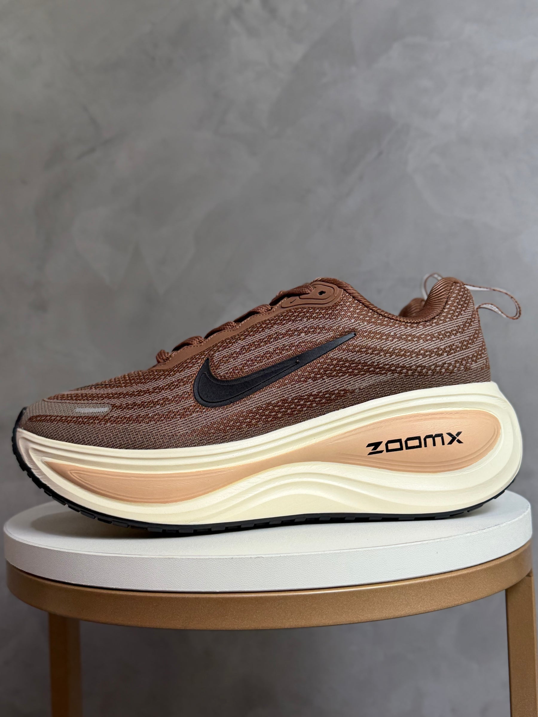 Tênis Nk Zoom x - Marrom