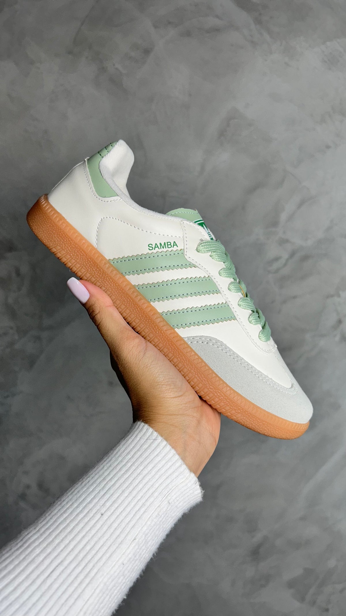 Tênis SMB - Off white e Verde- Couro Eco