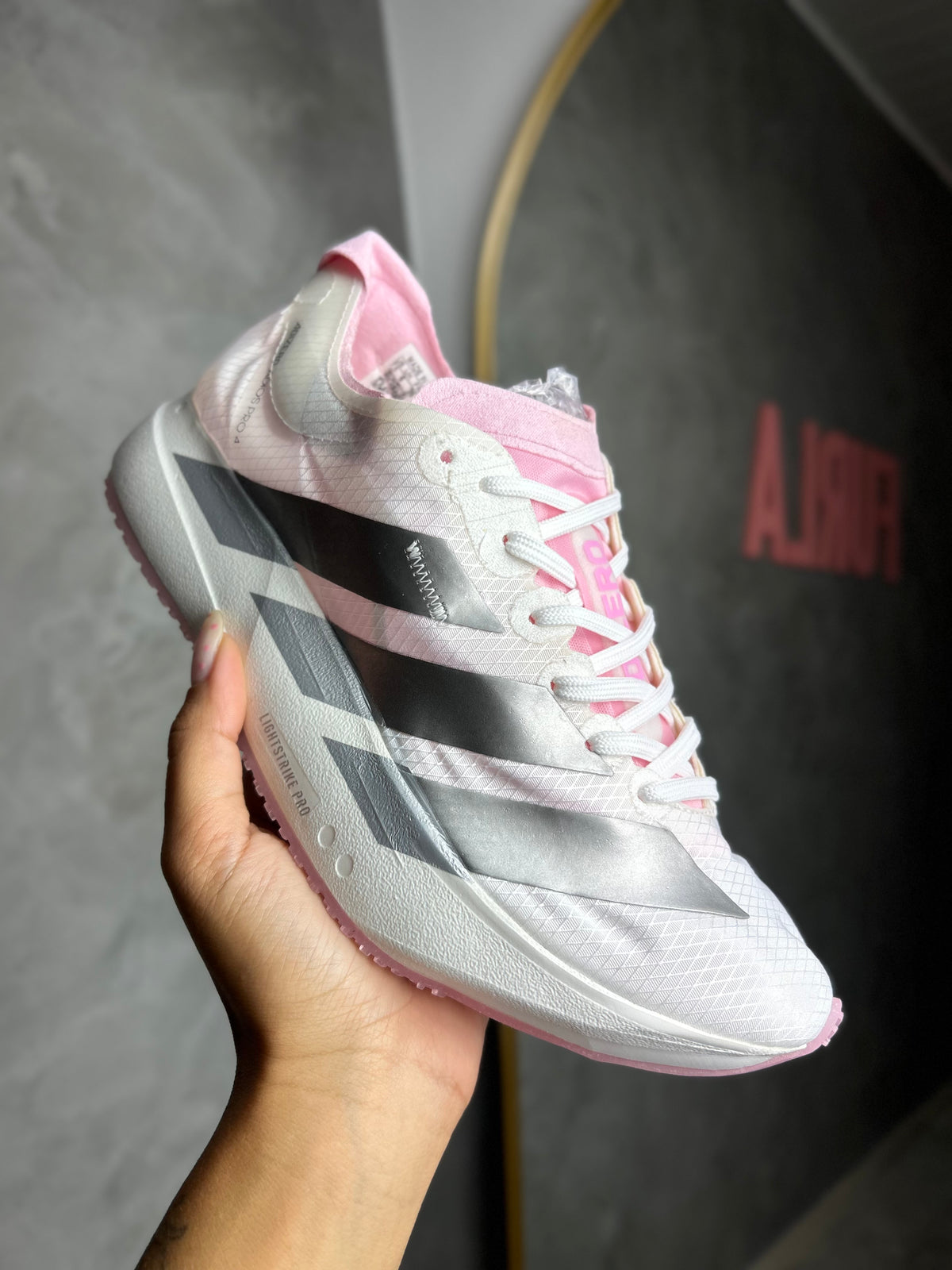 Tênis Adizero Pro4 - Branco/Prata/Rosa