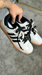 Tênis SMB- Off white e Preto- Couro Eco