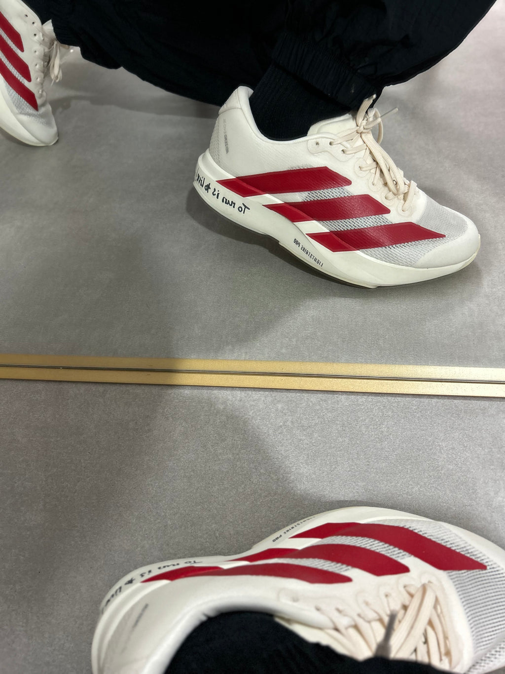 Tênis Adizero Evo - Branco e Vermelho