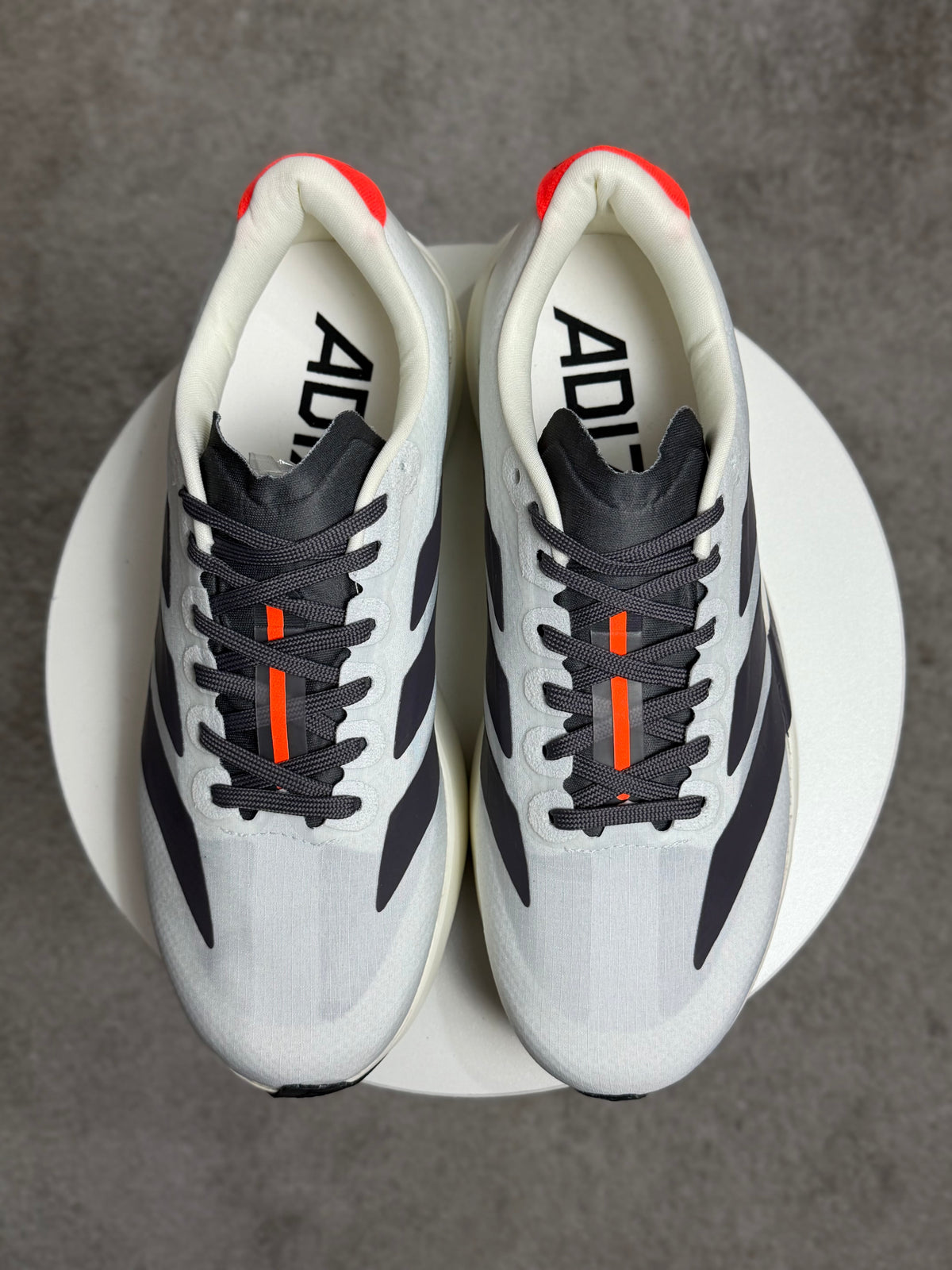 Tênis Adizero Evo - Branco/Preto/Laranja - Edição Especial