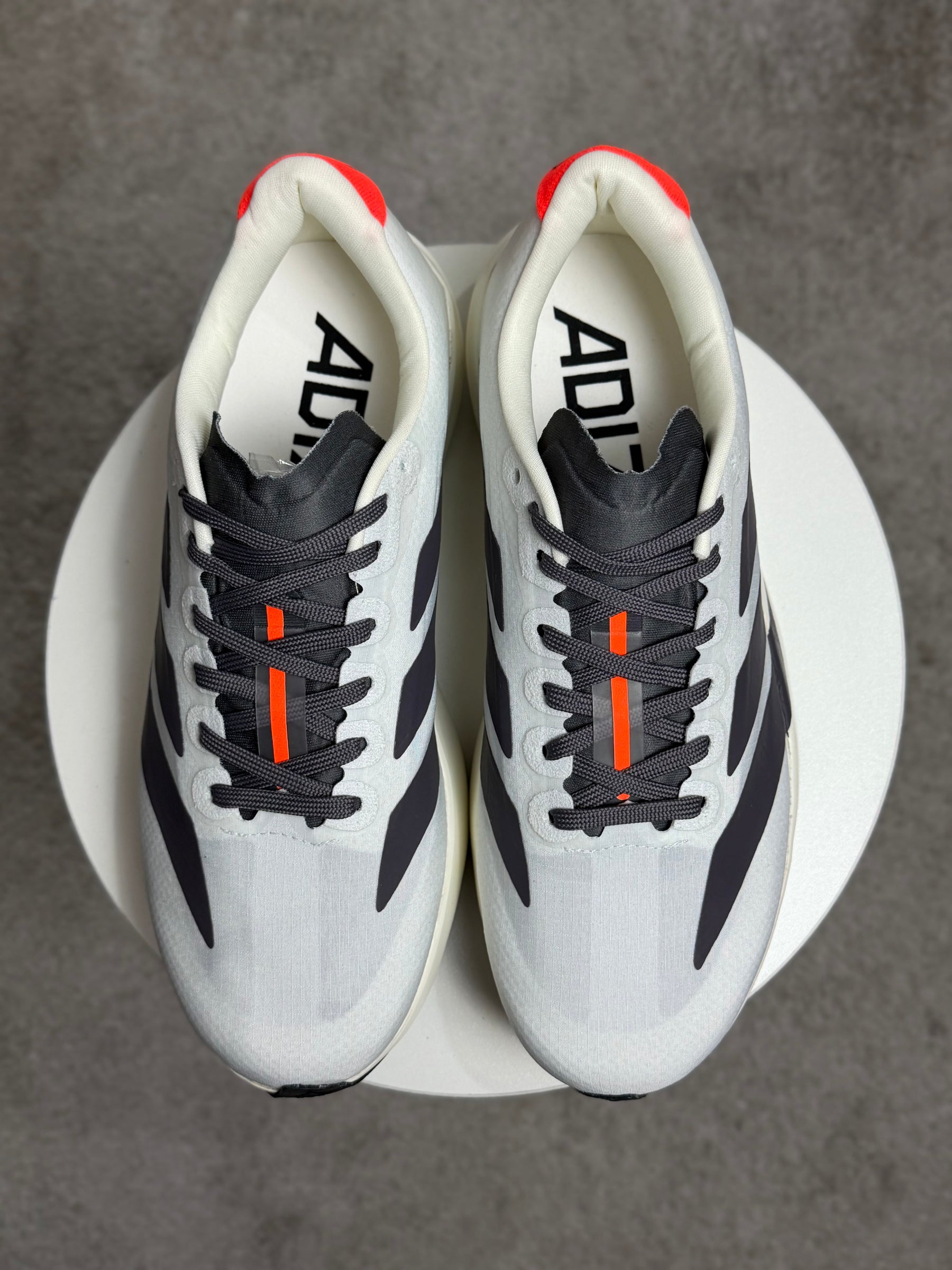 Tênis Adizero Evo - Branco/Preto/Laranja - Edição Especial