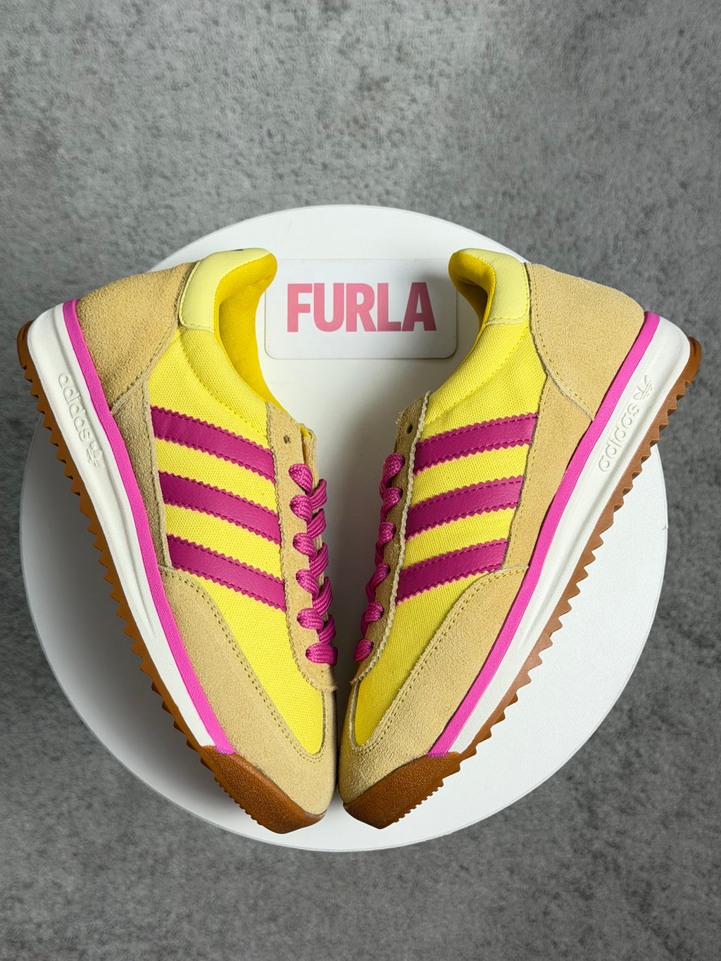 SL72 - Yellow Pink - Couro Legítimo