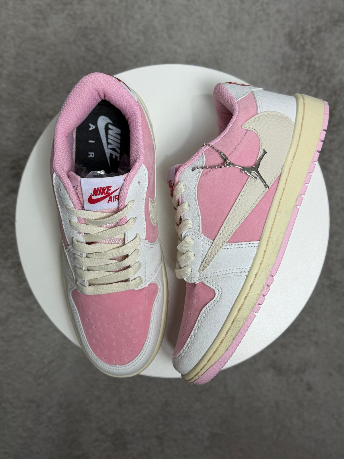 Tênis Air Travis - Creme com Rosa