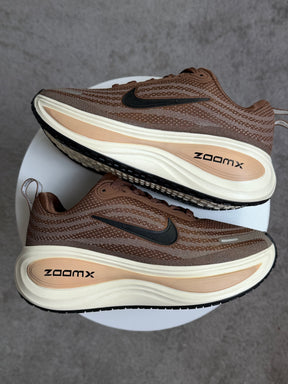 Tênis Nk Zoom x - Marrom