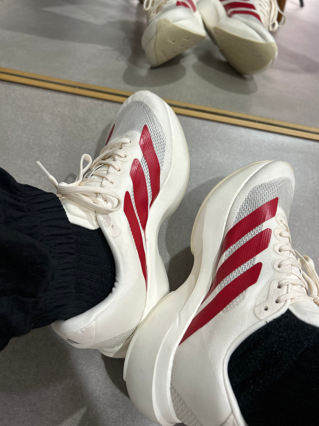 Tênis Adizero Evo - Branco e Vermelho