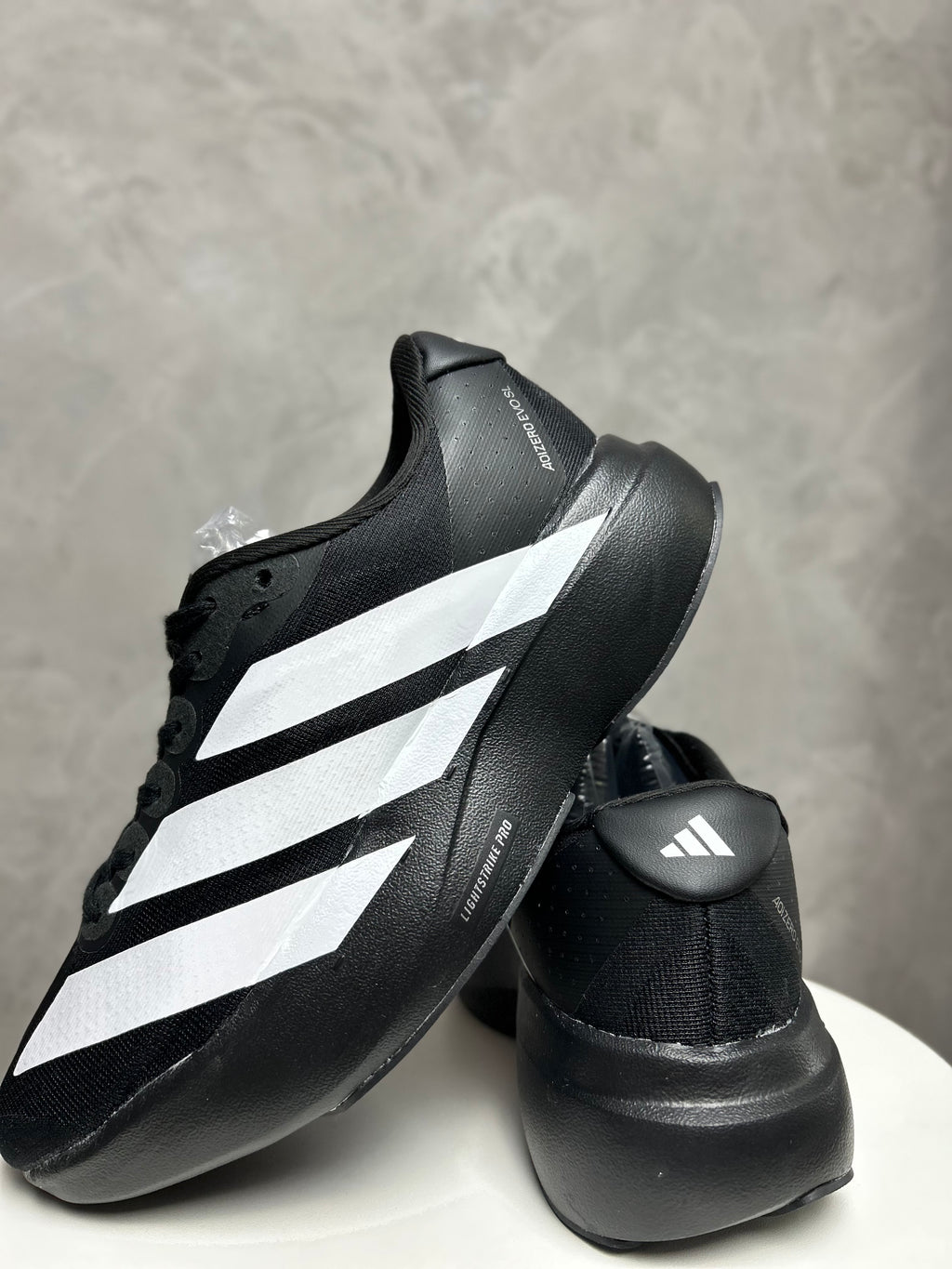 Tênis Adizero Evo - Preto e Branco
