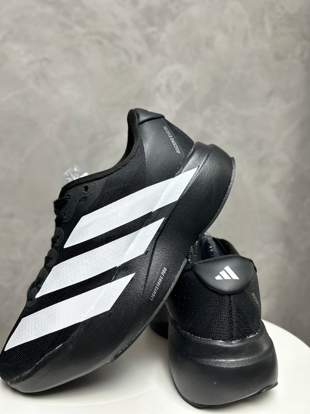 Tênis Adizero Evo - Preto e Branco