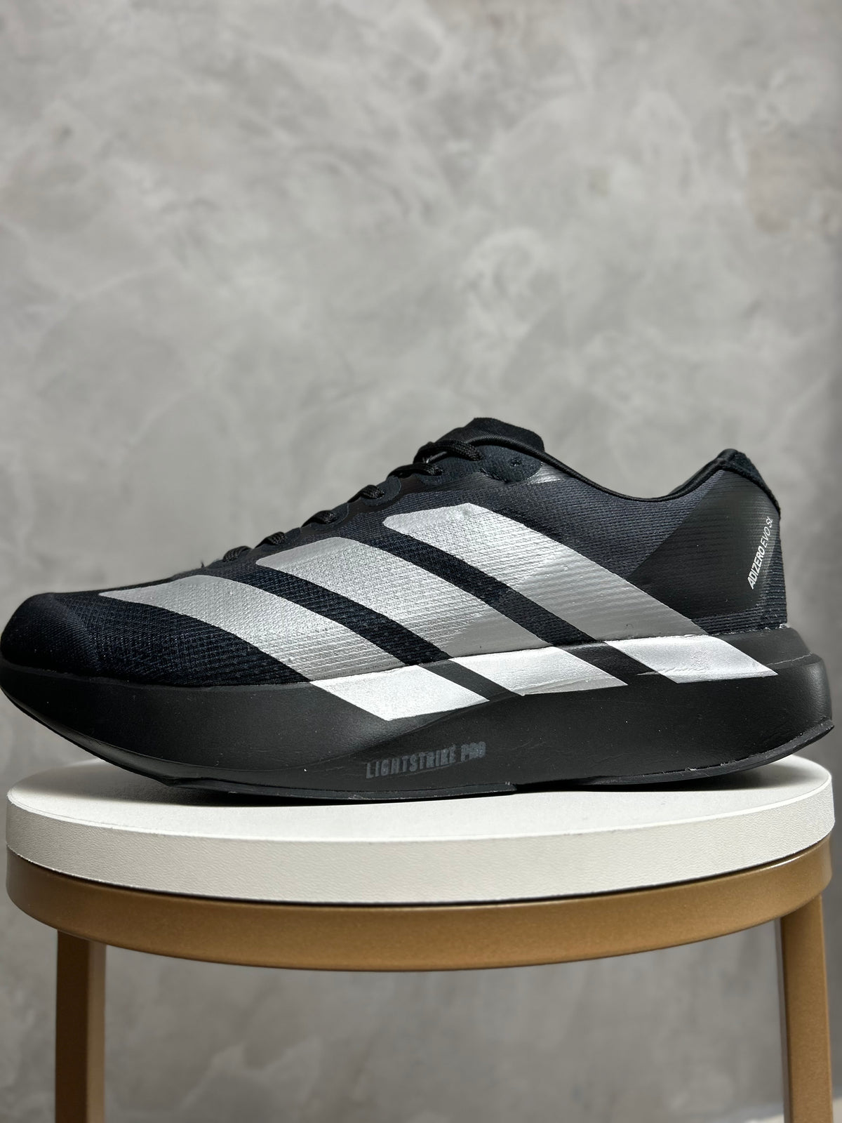 Tênis Adizero Evo - Preto e Prata