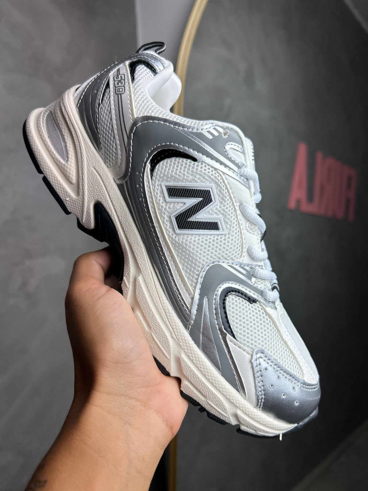 Tênis New 530 Prata/Preto