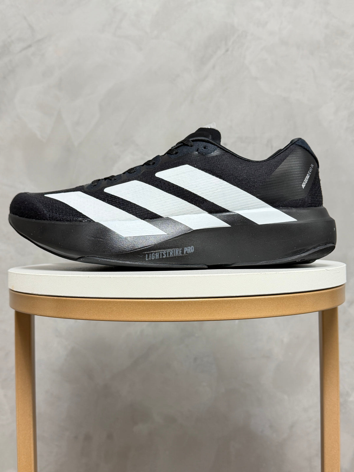 Tênis Adizero Evo - Preto e Branco