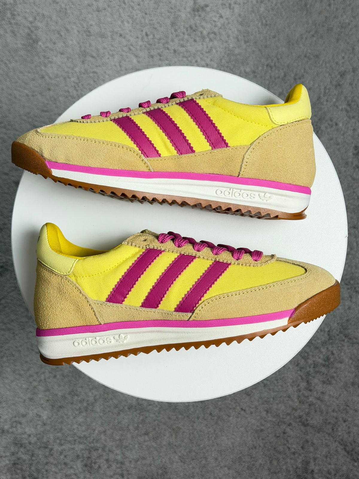 SL72 - Yellow Pink - Couro Legítimo