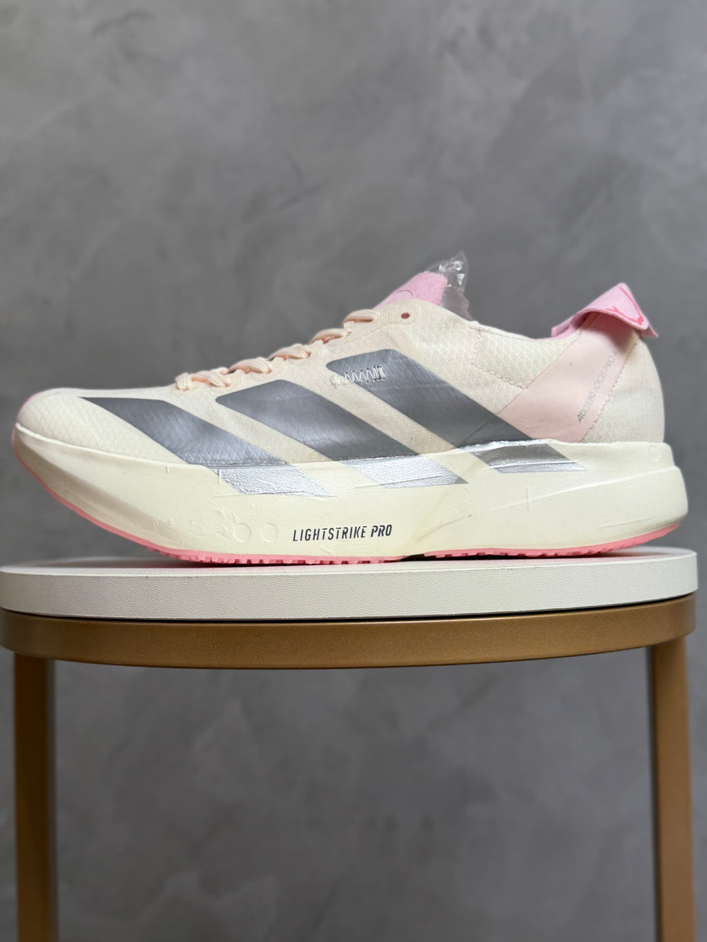 Tênis Adizero Pro4 - Branco/Prata/Rosa