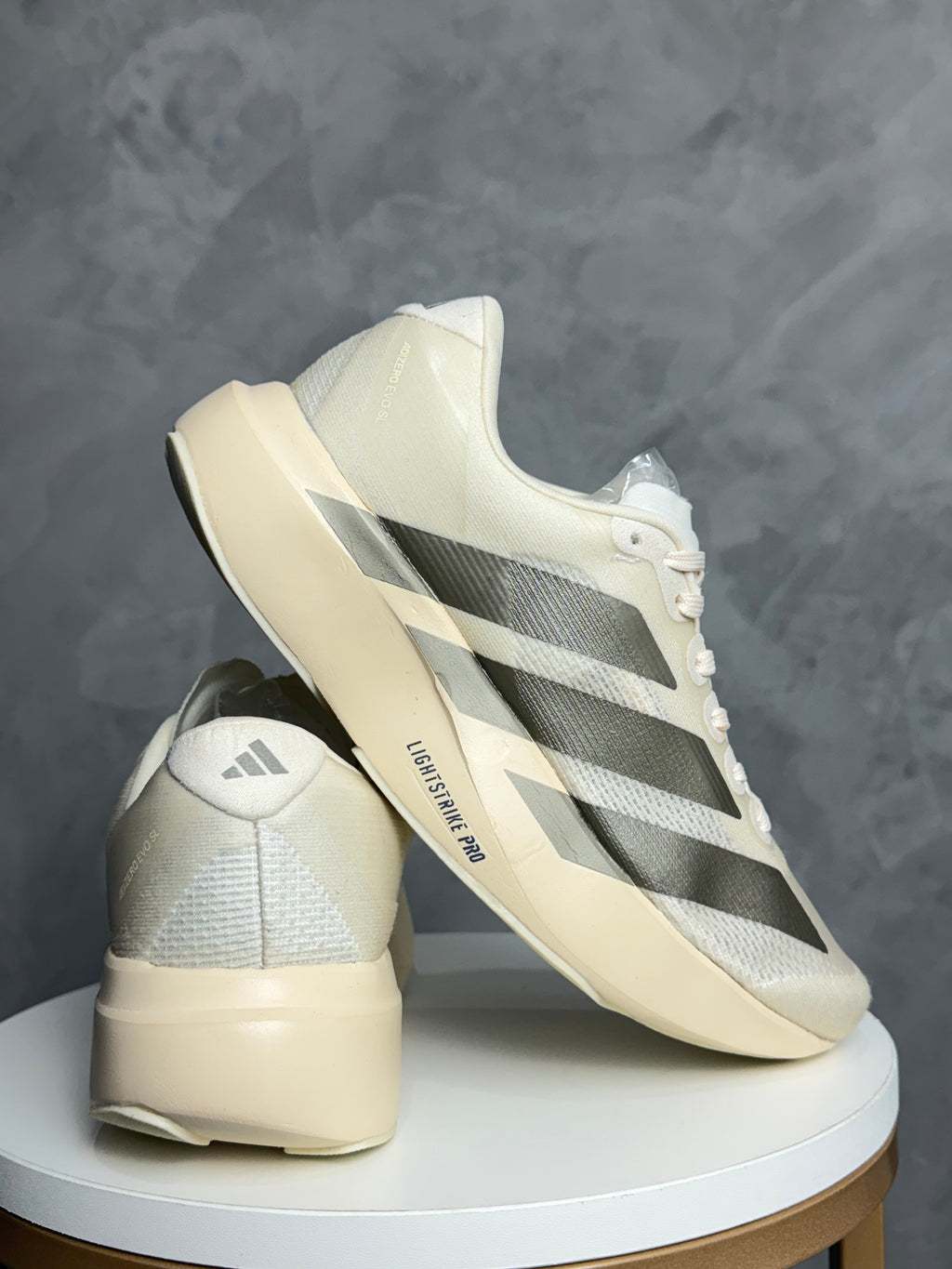 Tênis Adizero off e Prata