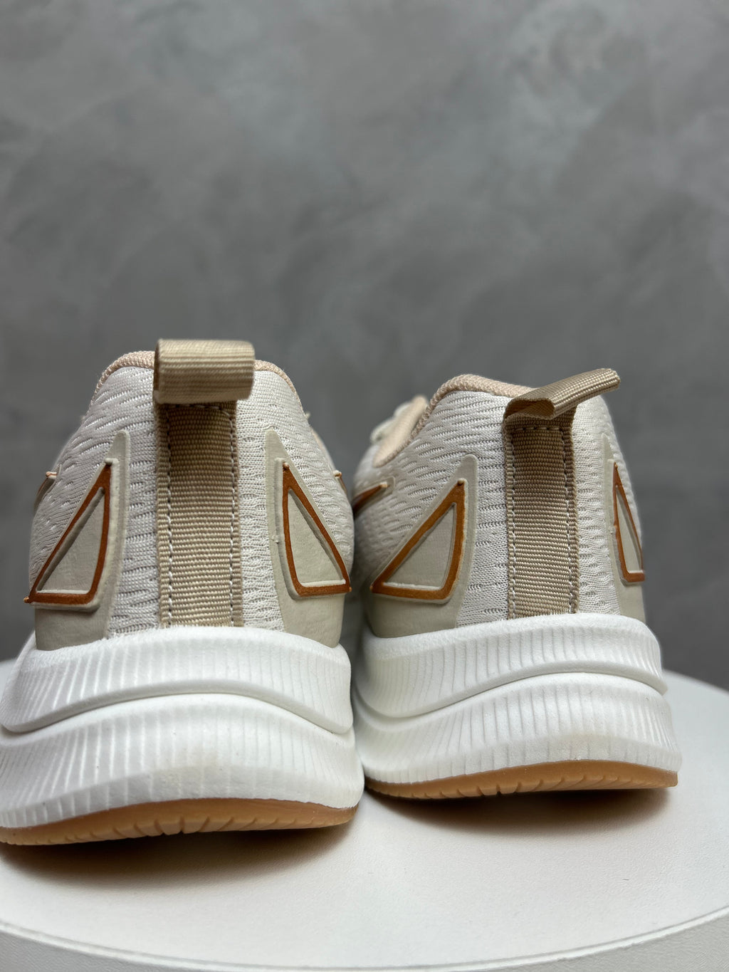 Tênis Nk Fit+ - Bege e Dourado