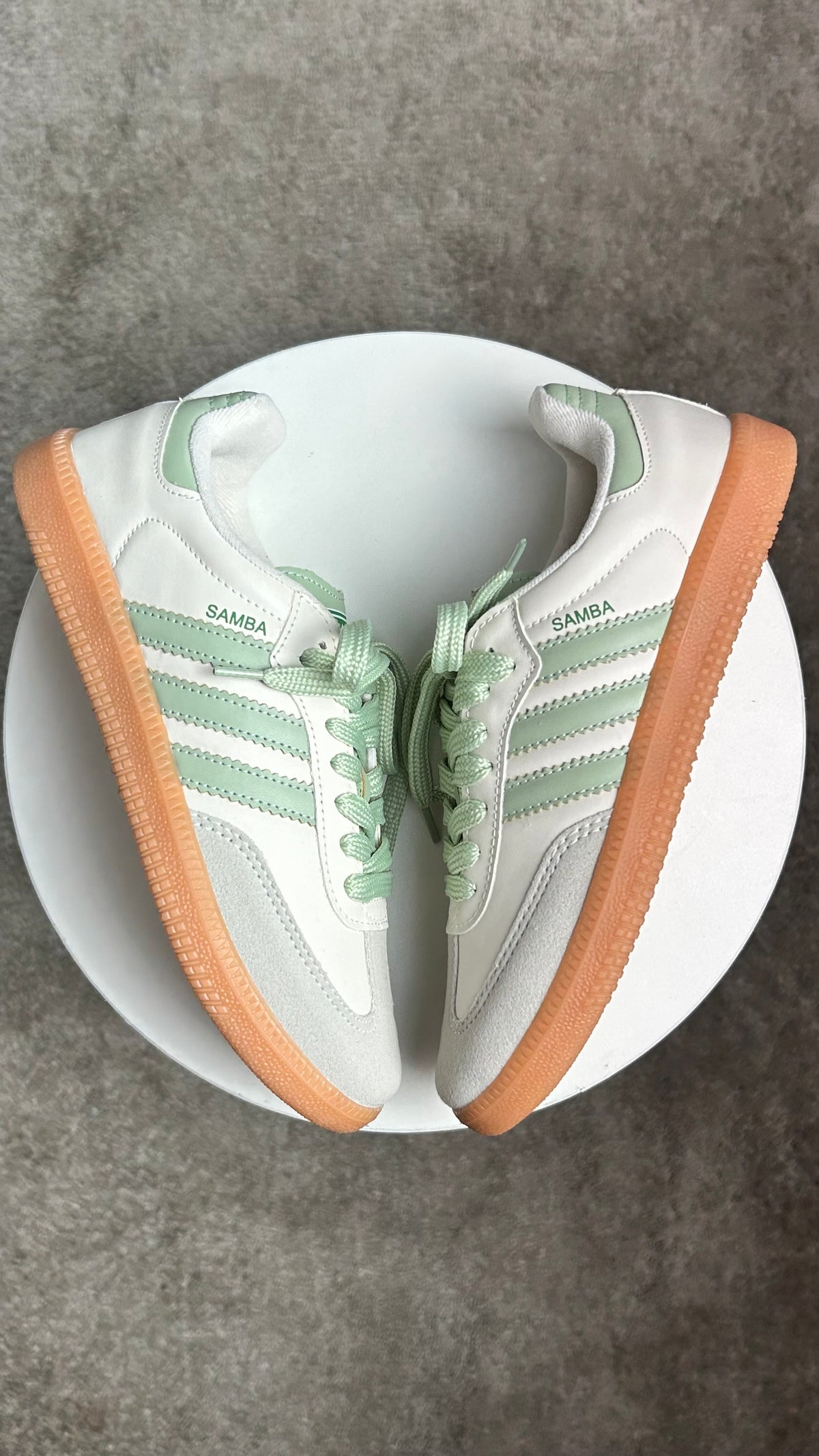 Tênis SMB - Off white e Verde- Couro Eco