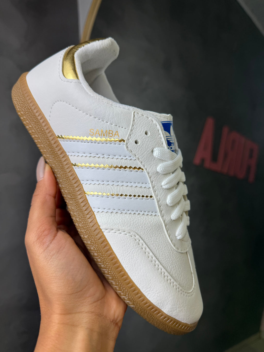 Tênis SMB - Branco e Dourado - Couro Eco
