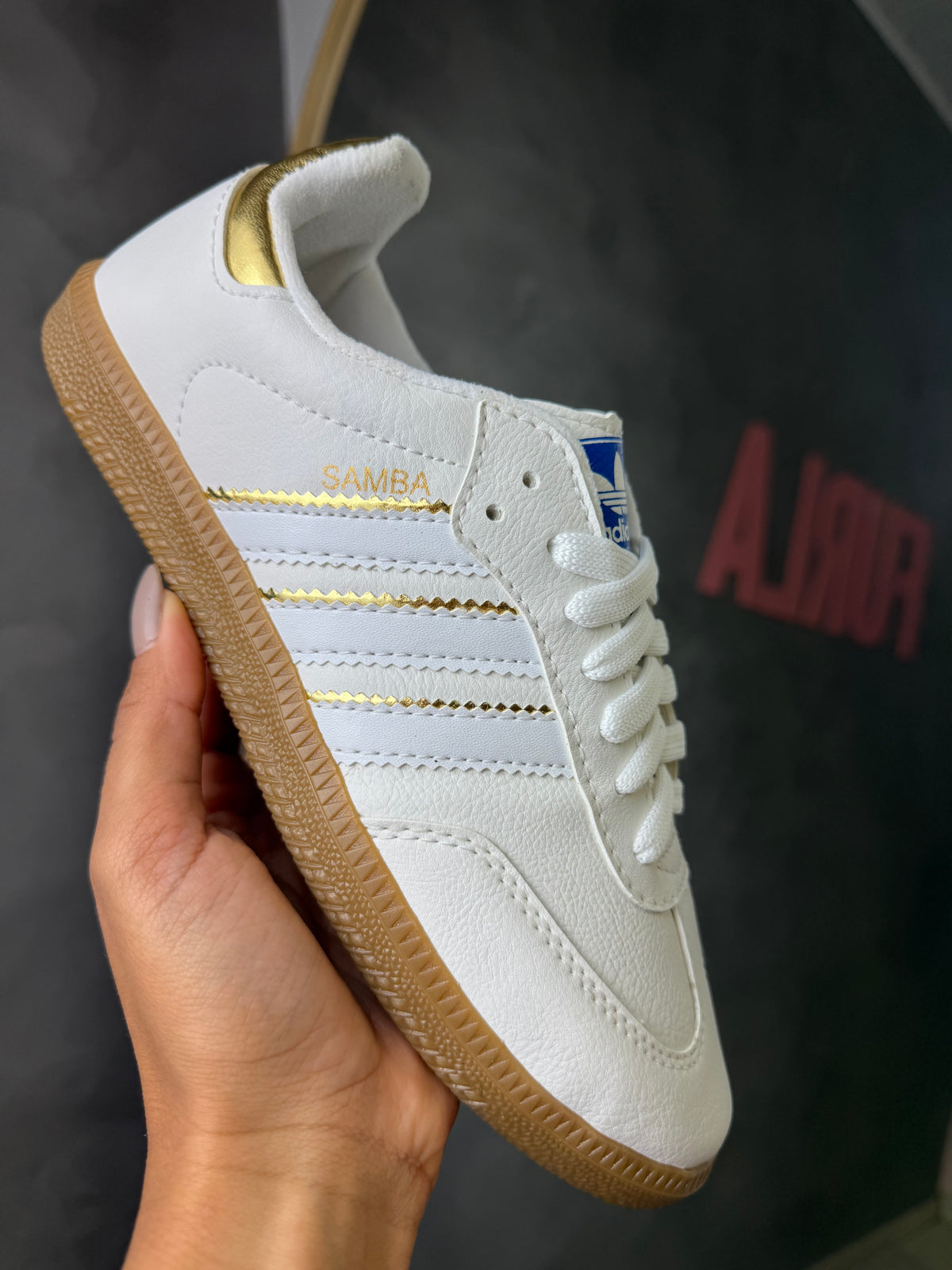 Tênis SMB - Branco e Dourado - Couro Eco