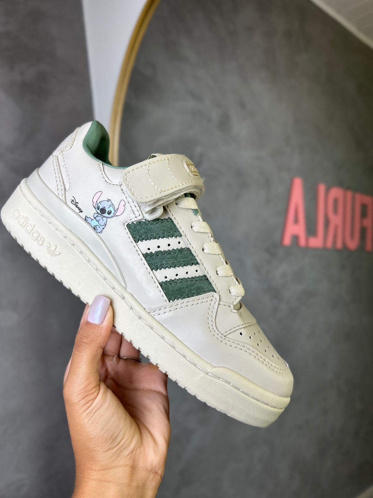 Tênis Fórum - Stitch