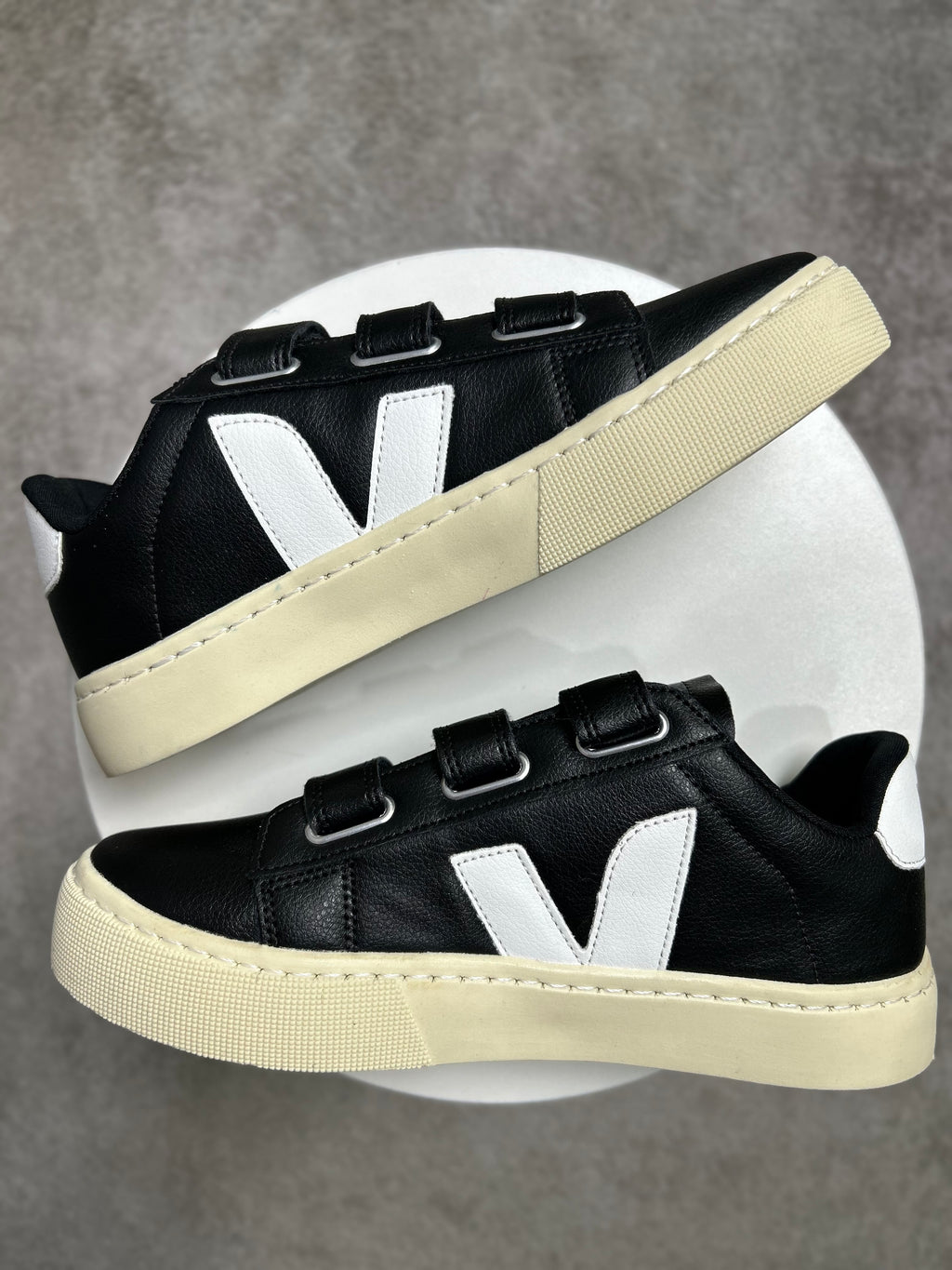 Tênis V Velcro Preto - Couro Eco