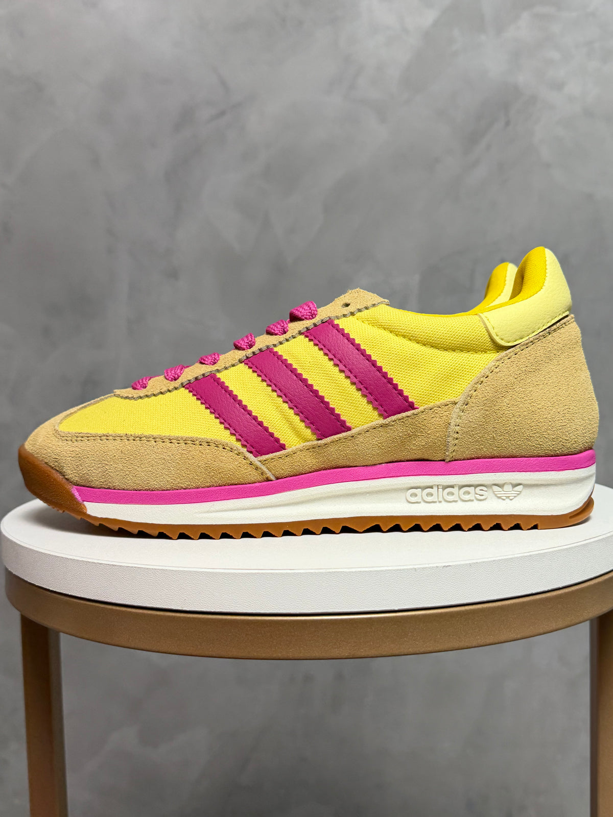 SL72 - Yellow Pink - Couro Legítimo
