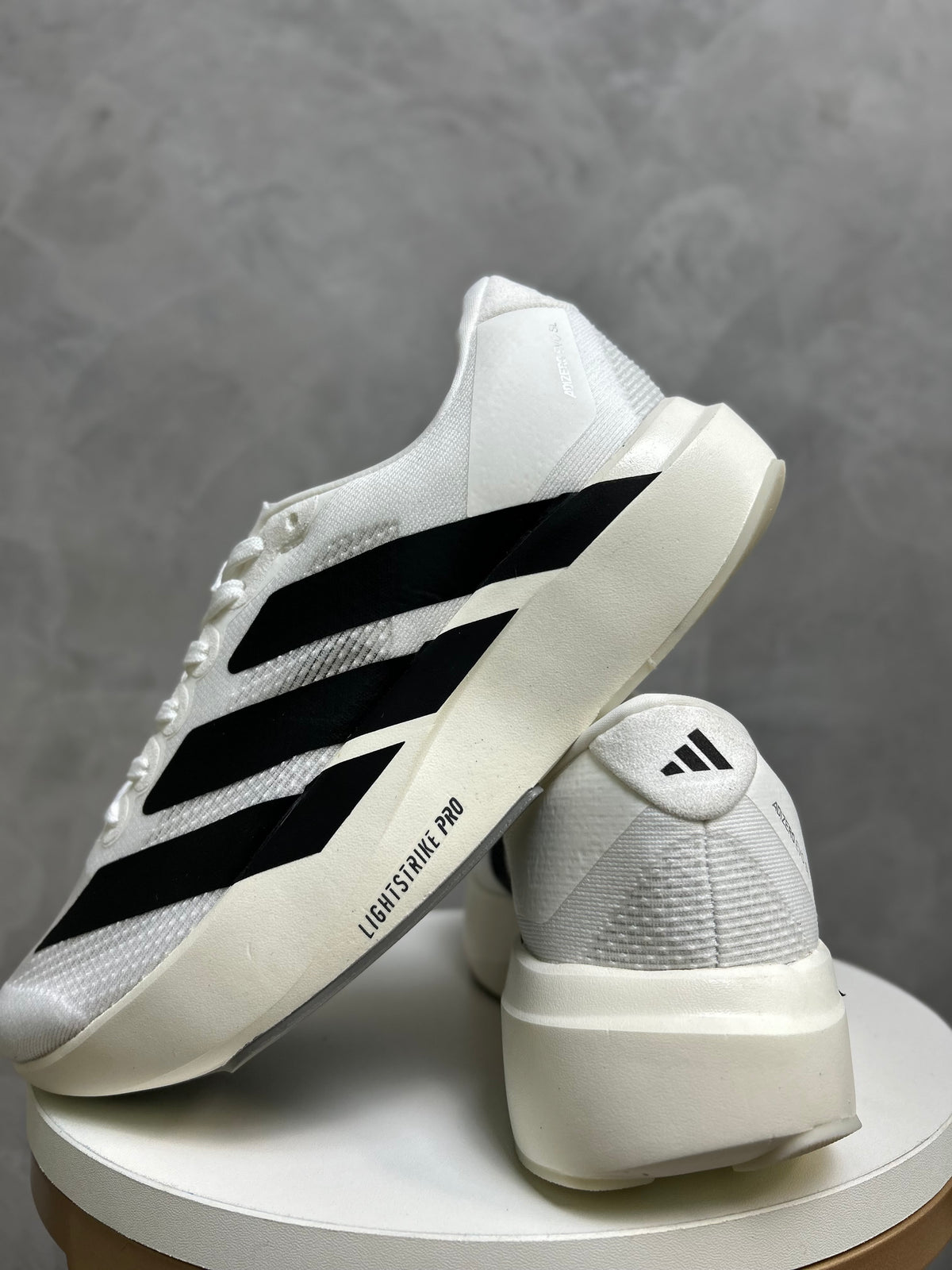 Tênis Adizero Evo - Branco e Preto