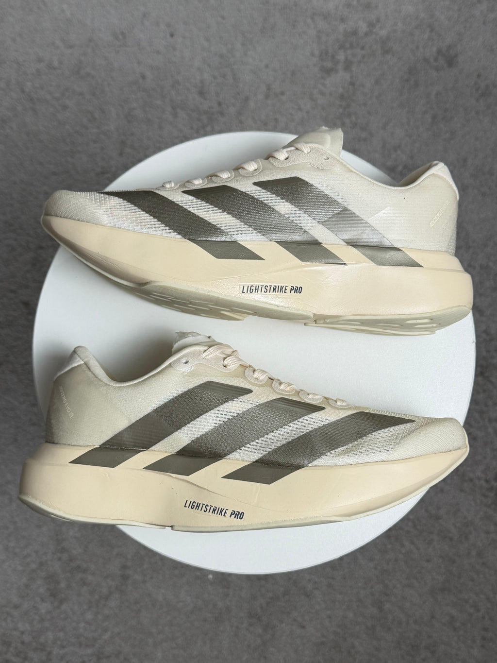Tênis Adizero off e Prata