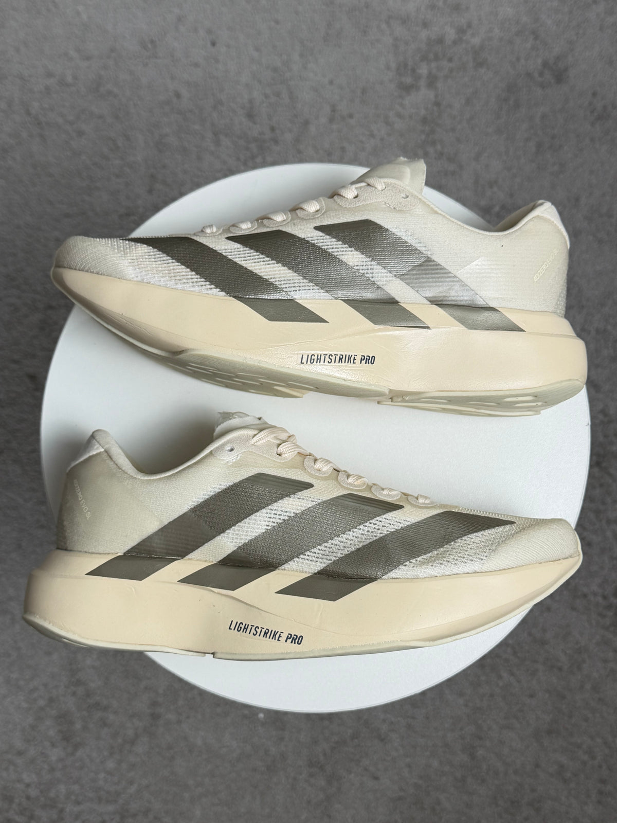 Tênis Adizero off e Prata
