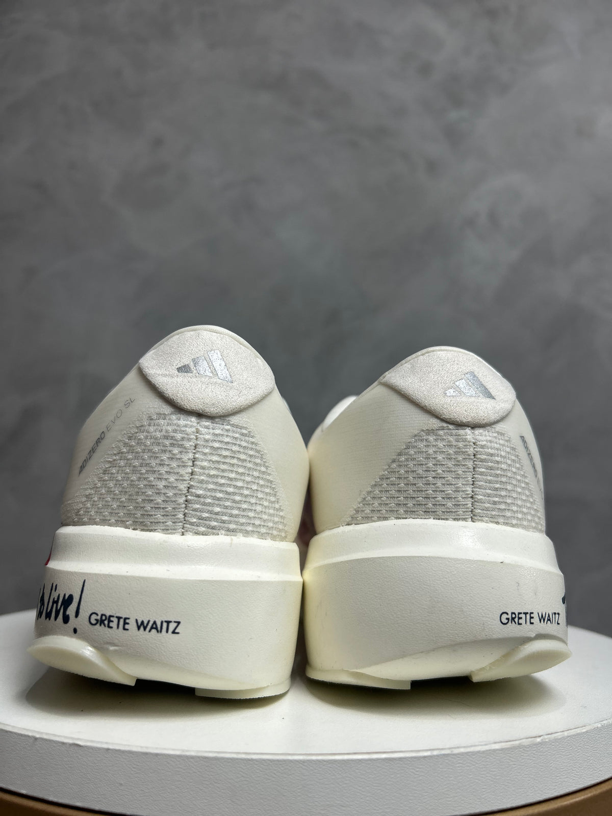 Tênis Adizero Evo - Branco e Vermelho