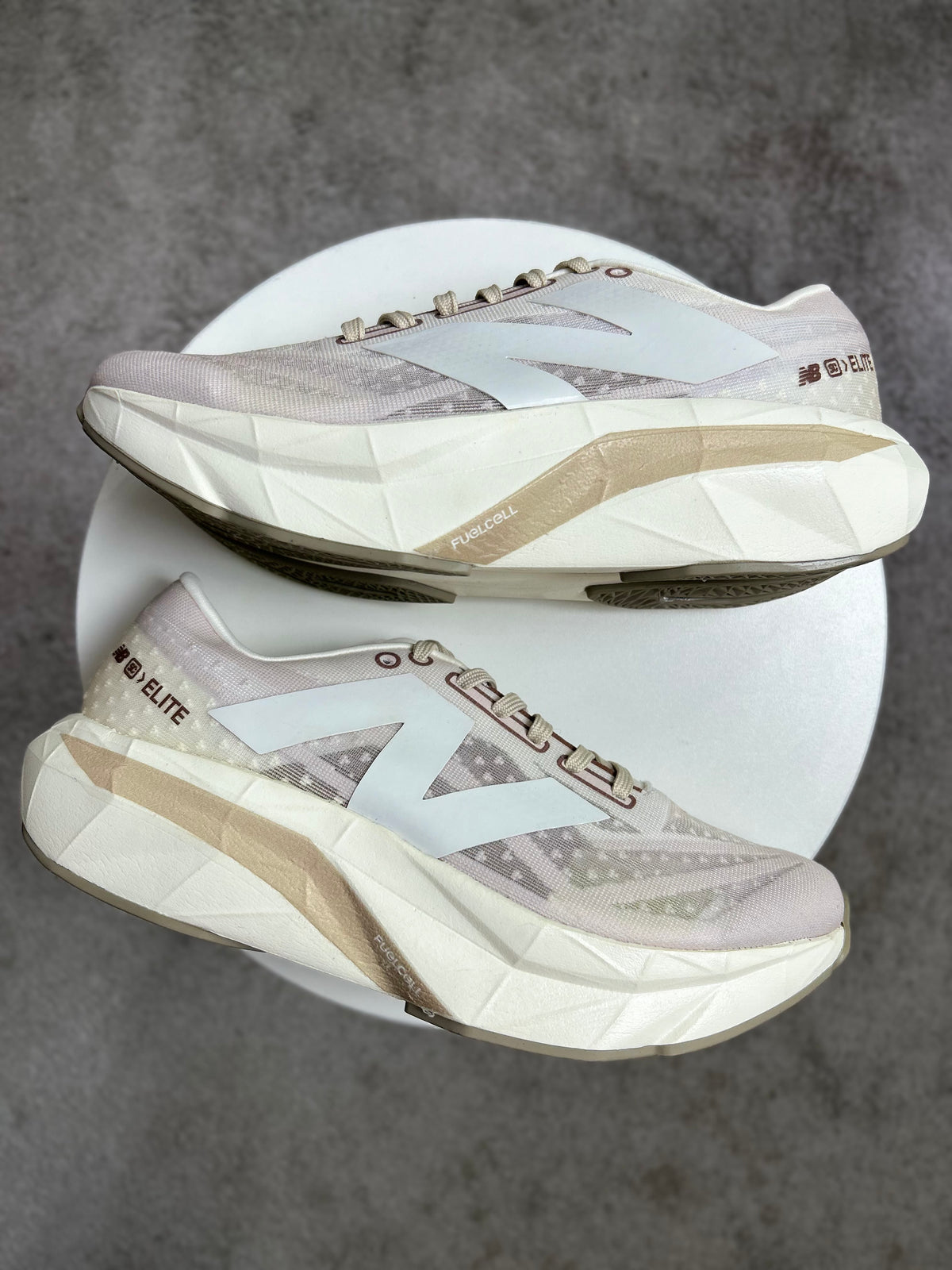 Tênis Nb Fuelcell - Off Nude