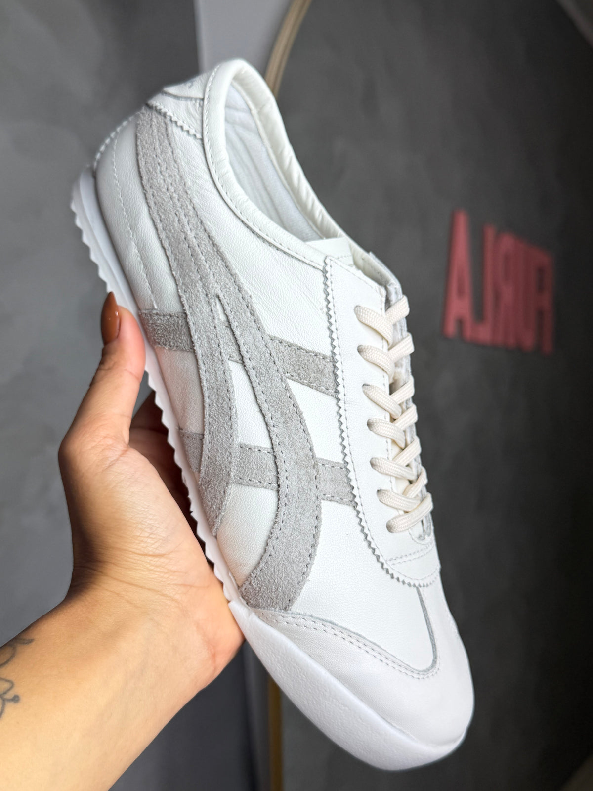 Onit Tiger - México 66 Branco e Cinza