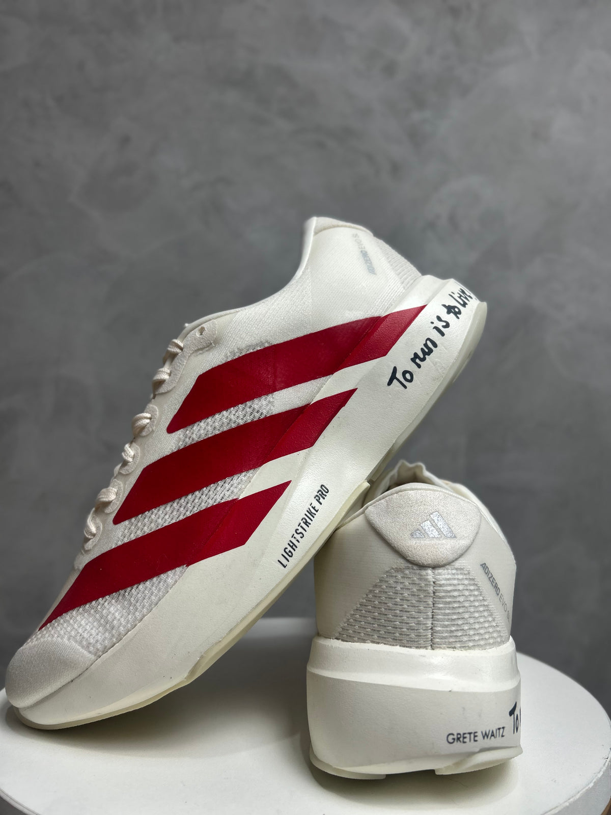 Tênis Adizero Evo - Branco e Vermelho
