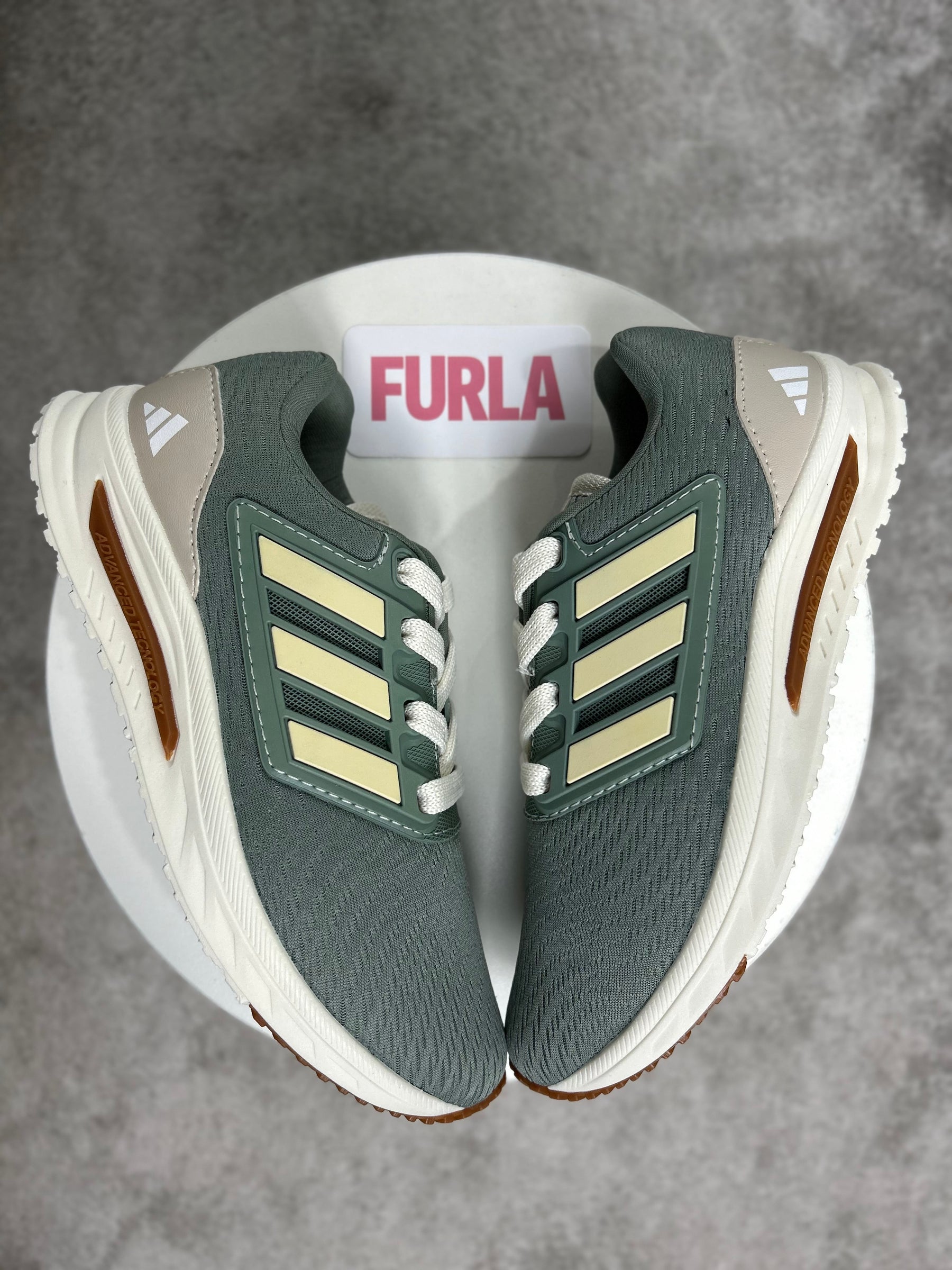 Tênis Ad UltraBounce