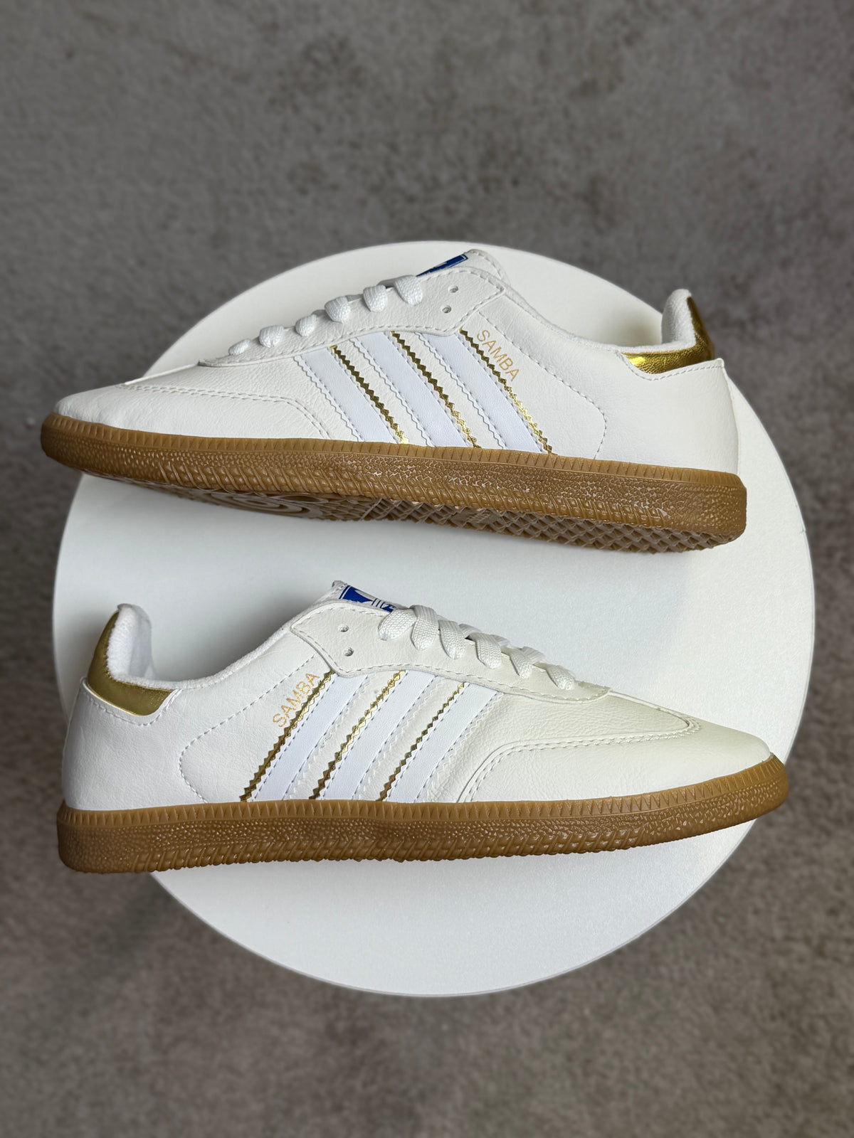 Tênis SMB - Branco e Dourado - Couro Eco