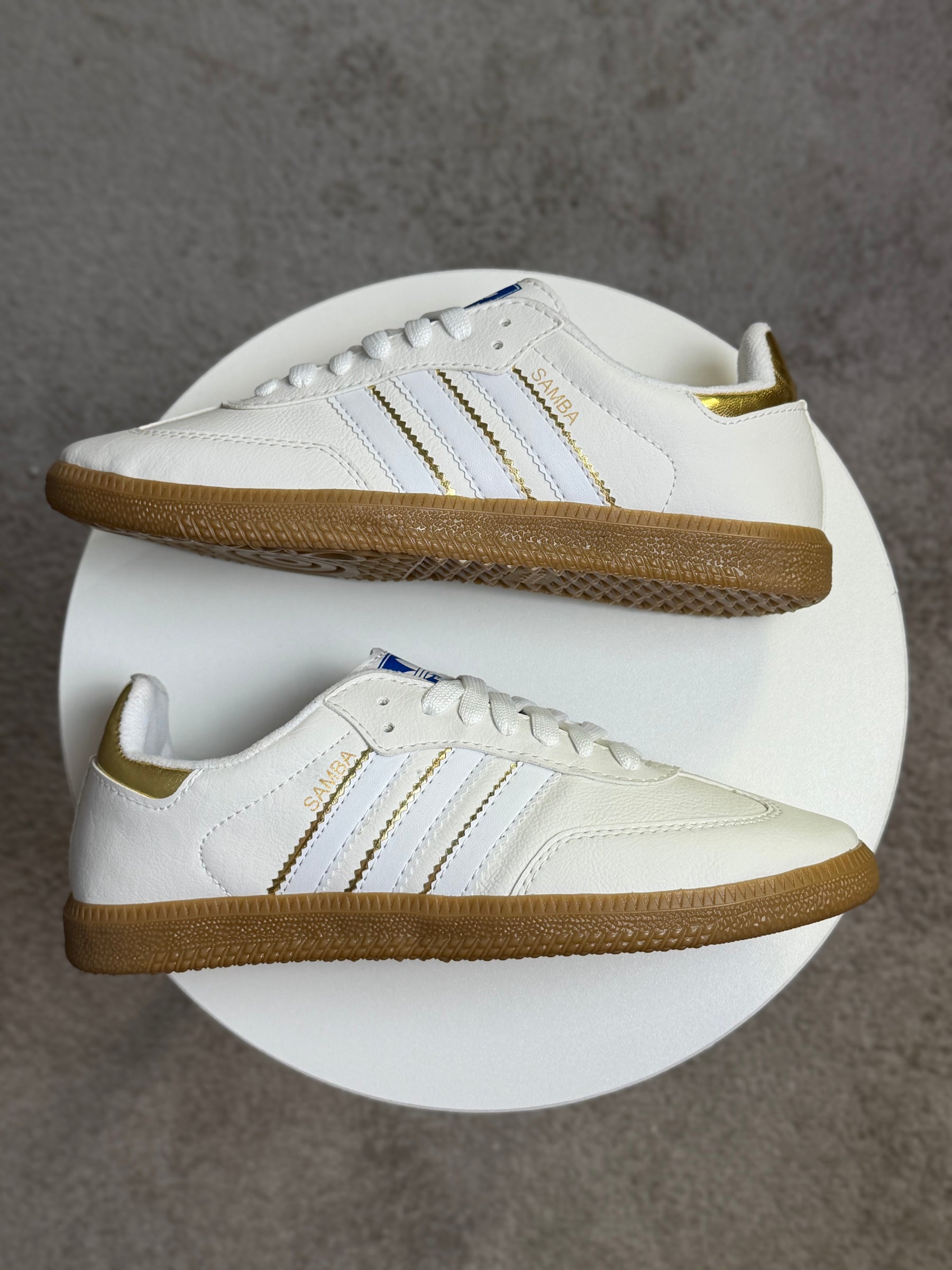 Tênis SMB - Branco e Dourado - Couro Eco